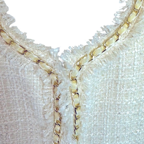 Boston Proper blazer jacket  size 12 cream tweed  w/pockets gold chain boarder - Picture 3 of 8